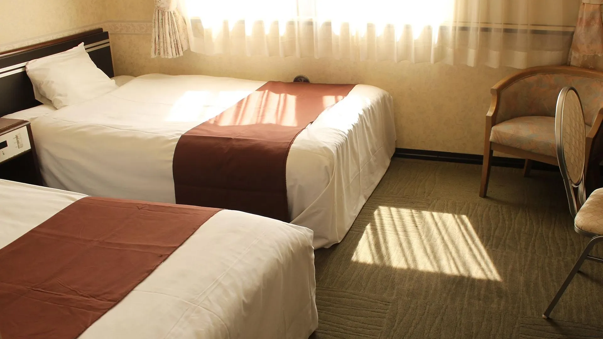 Hotel Livemax Budget סאגאמיהארה 2*,  יפן